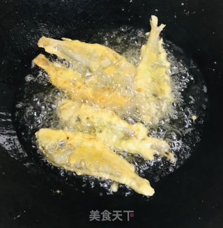 Fried Small Yellow Croaker recipe