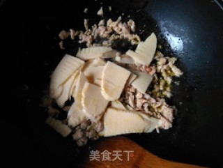 【shanghai】shepherd's Purse Stir-fried Rice Cake recipe