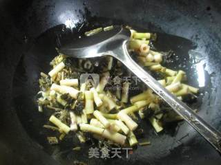 Stir-fried Wild Bamboo Shoots with Pickled Vegetables recipe