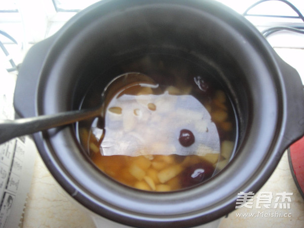 Supor Lily and Red Date Sweet Soup recipe