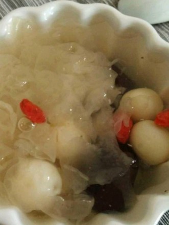 Lotus Seed and Red Date Soup recipe