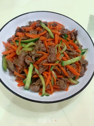 Stir-fried Beef with Carrots and Cucumber recipe