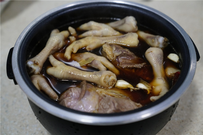 Crispy Braised Chicken Feet recipe