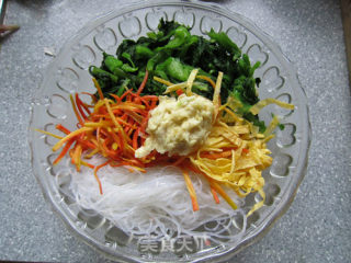 Red, Yellow, White and Green Who Do You Love More--the Protagonist is Spinach recipe