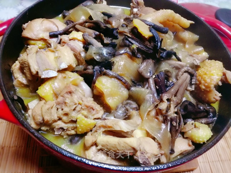 Chicken Stew with Broad Powder Mushrooms