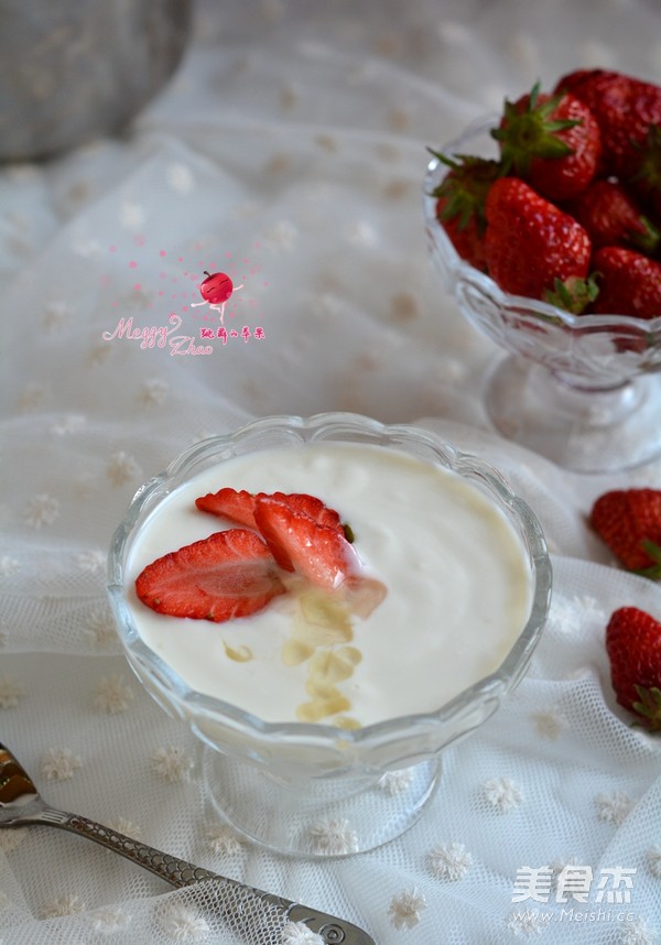 Homemade Strawberry Yogurt recipe