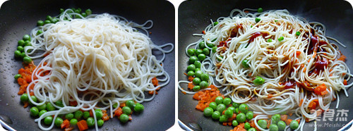 Noodles with Oyster Sauce and Tomato Sauce recipe