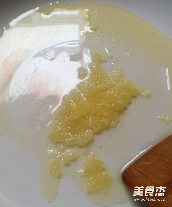 Steamed Nine-tooth Fan Shrimp with Garlic recipe