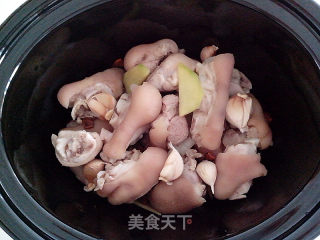 Stewed Pork Knuckles with Black Beans [good Tonic in Autumn] recipe