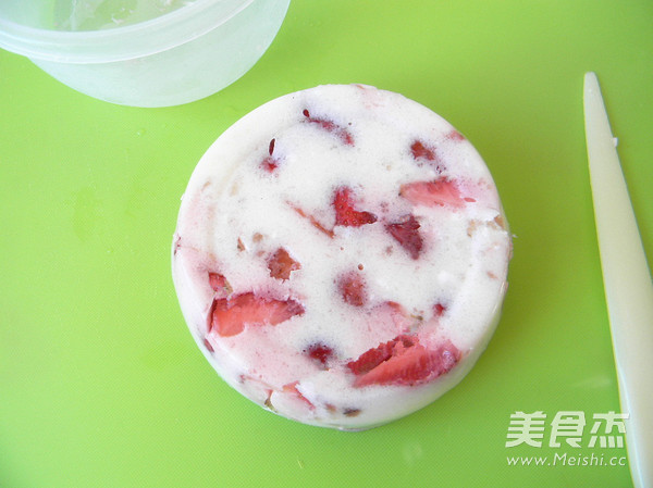 Strawberry Yogurt Jelly recipe