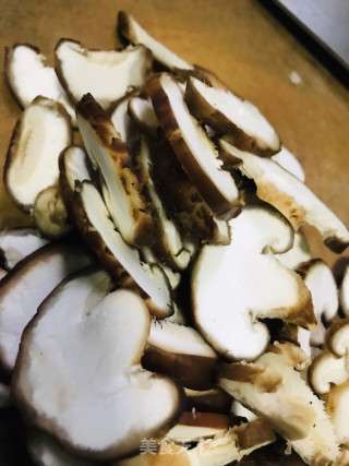 Zucchini Stir-fried Shiitake Mushrooms recipe