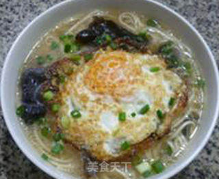 Fried Egg Black Fungus Ramen recipe