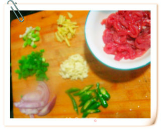 Simple and Delicious - Fried Noodles with Shredded Pork in Oyster Sauce recipe