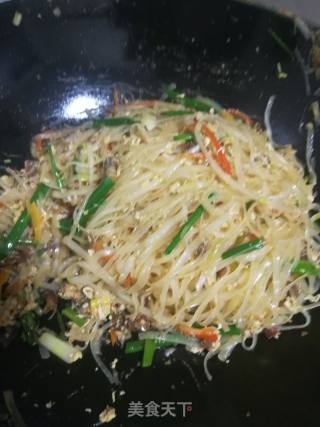 Agaricus and Squid Egg Fried Noodle recipe