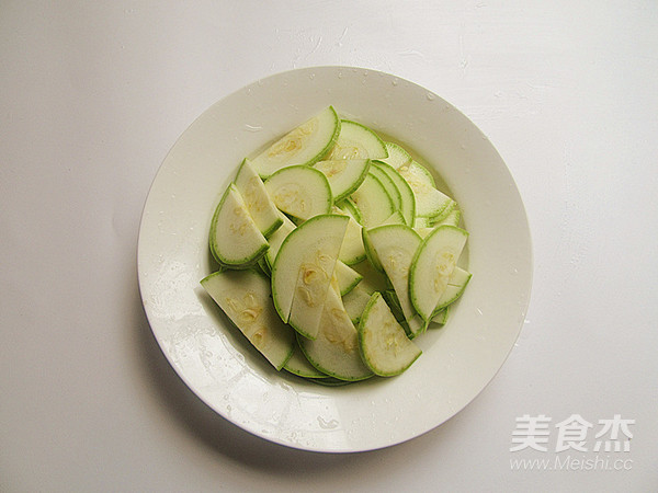 Vegetarian Fried Sour and Spicy Zucchini Fungus recipe