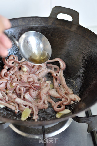 Stir-fried Belly Shreds with Coriander recipe