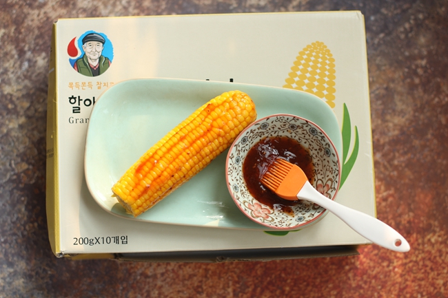 Grilled Corn with Sauce recipe