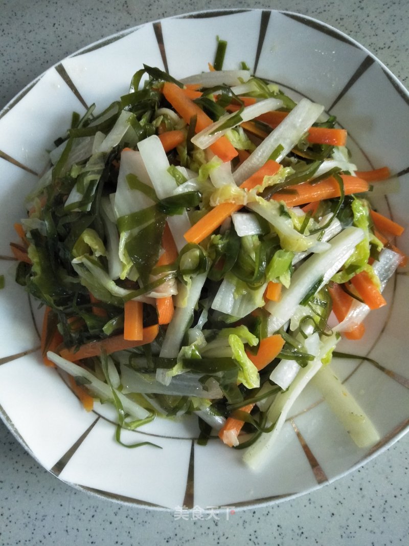 Fried Cabbage with Seaweed and Carrot recipe