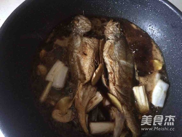 Homemade Roasted Yellow Croaker (fried Fish Intact and Not Broken) recipe