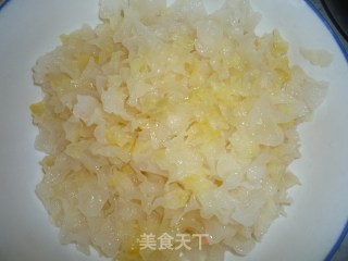 Luoshen Flower Tremella Soup recipe