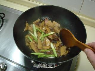 Hangzhou's Famous Dish "roasted Pork with Bamboo Shoots" recipe