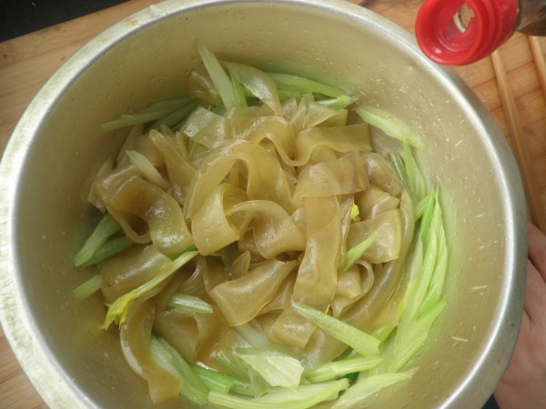 Celery Tossed with Vermicelli recipe