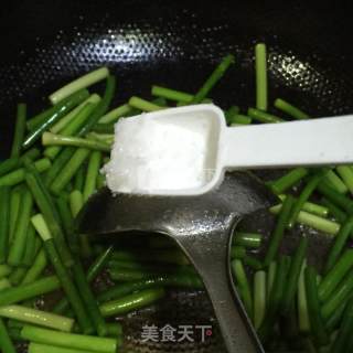 Stir-fried Shredded Pork with Garlic Moss recipe