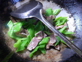 Stir-fried Lamb with Hot Pepper recipe