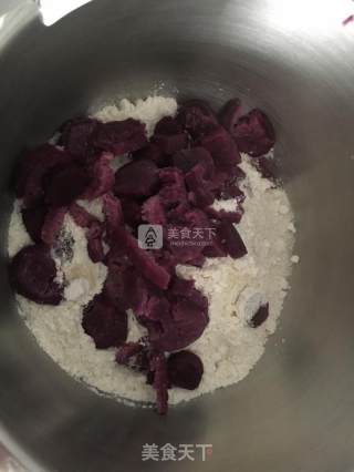 Purple Sweet Potato Milk Mantou recipe