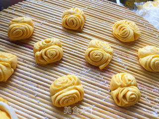 Pumpkin Flower Roll recipe