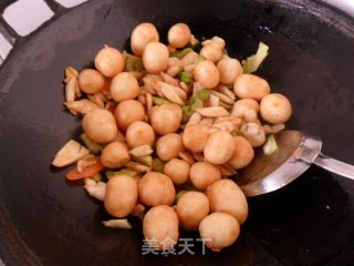 Fried Gluten with Bowling Mushrooms recipe