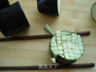 Eggplant with Minced Meat and Chrysanthemum recipe