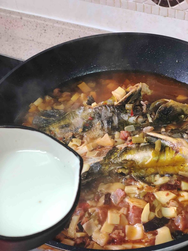 Braised Ang Prickly Fish with Bamboo Shoots and Bacon recipe