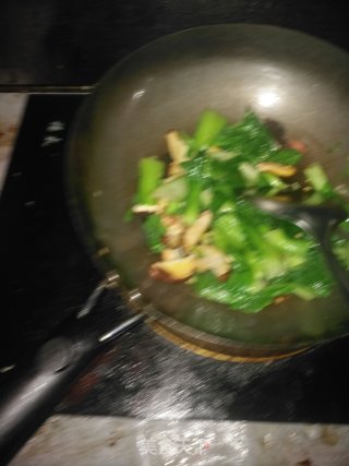 Stir-fried Shanghai Green with Mushrooms recipe