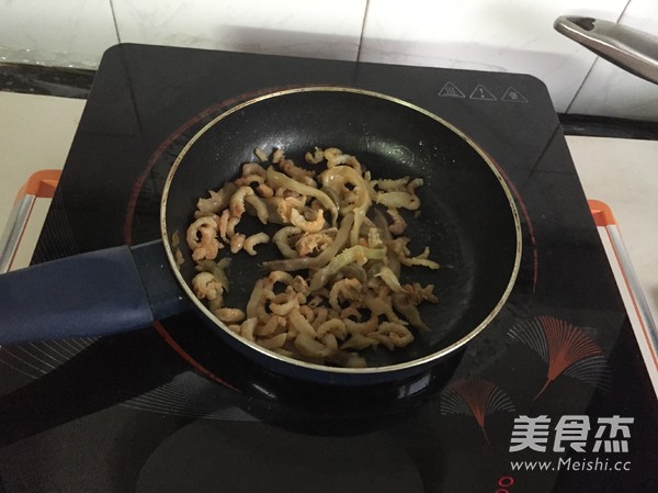 Noodles with Dried Mustard Green Onion recipe