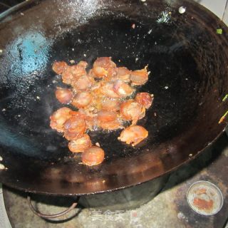 Stir-fried Sausage with Celery and Garlic recipe