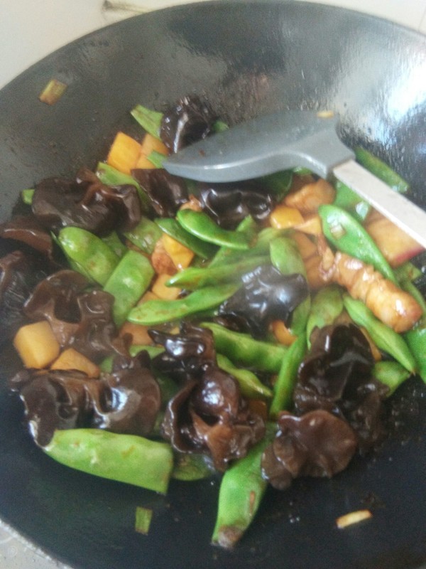 Dadongbei Iron Pot Braised Noodles recipe