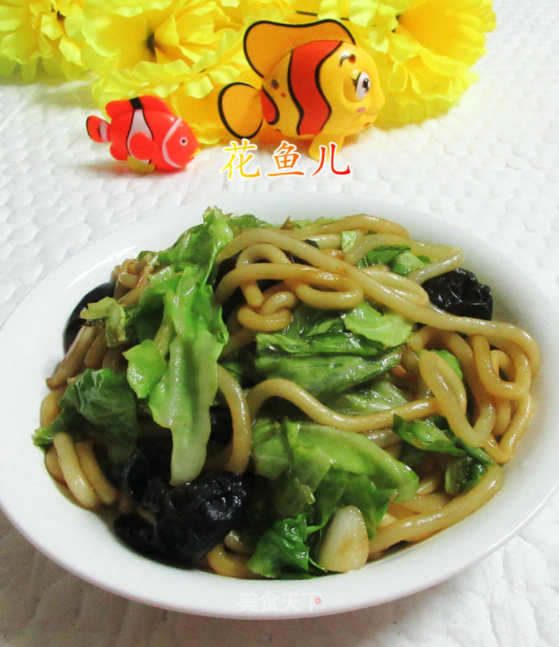 Stir-fried Potato Vermicelli with Black Fungus and Cabbage recipe