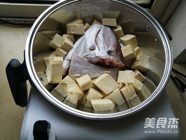 Grilled Fish Tofu Soup recipe