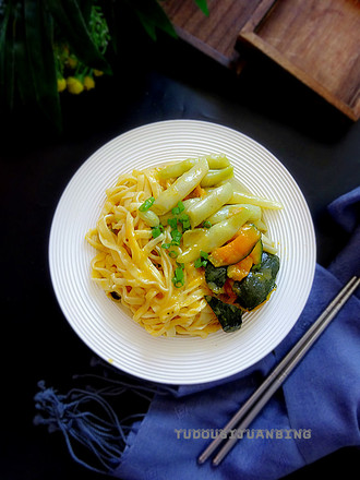 Braised Noodles with Beans and Pumpkin recipe