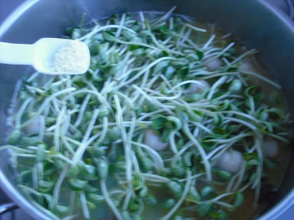 Whitebait Soup with Bean Sprouts and Quail Eggs recipe