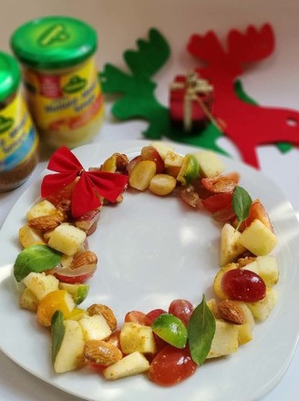 Christmas Wreath Fruit Salad recipe