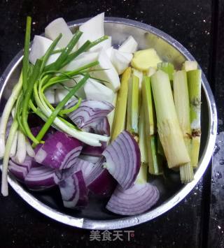 Lamb Soup with Sugarcane and Radish recipe