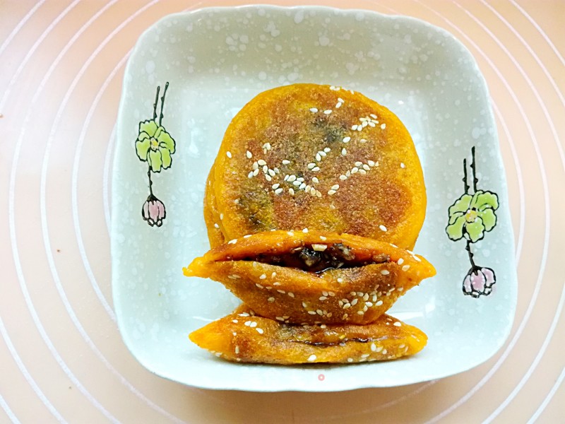 Pumpkin Glutinous Rice Cake with Moon Cake Filling recipe