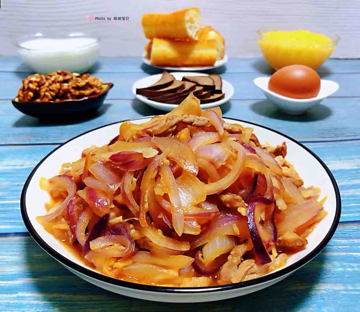 Stir-fried Shredded Pork with Onion recipe