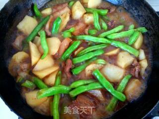 Stewed Pork Belly with Potatoes and Beans recipe