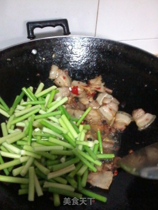 Twice-cooked Pork with Garlic Moss recipe