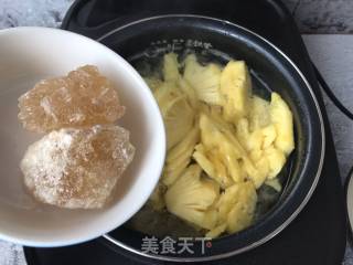 Pineapple and Tremella Soup recipe