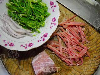 Hot and Sour Green Pepper Shredded Pork recipe