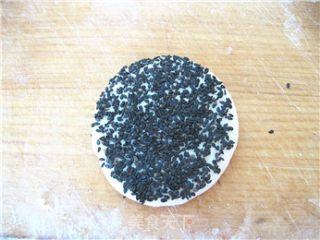 Stuffed Black Sesame Biscuits recipe